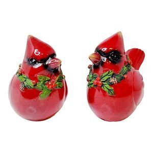 Set Of 2 Red Cardinal Birds Figurine Christmas Wreaths 3" Tall